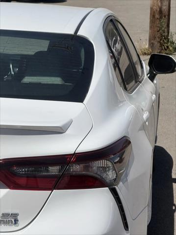 2021 Toyota Camry SE Hybrid