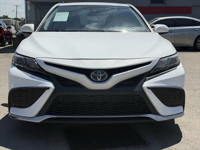 2021 Toyota Camry SE Hybrid