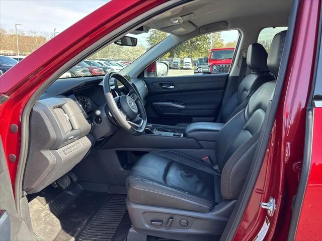 2023 Nissan Pathfinder SL 4WD