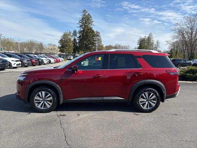 2023 Nissan Pathfinder SL 4WD