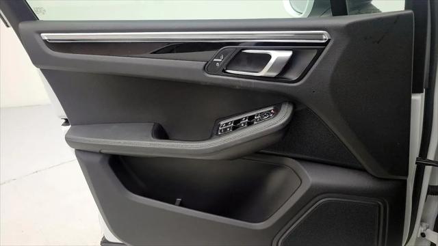 2021 Porsche Macan Macan