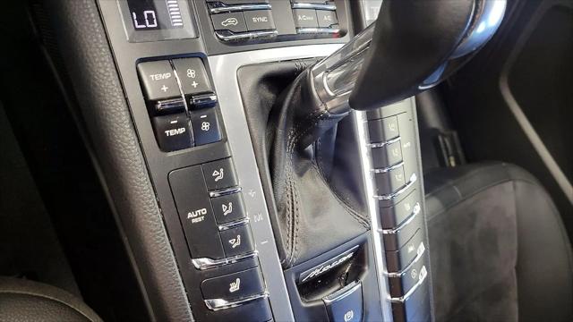 2021 Porsche Macan Macan