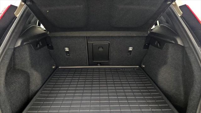 2024 Volvo XC40 B5 Core Dark Theme for sale in Danvers, MA