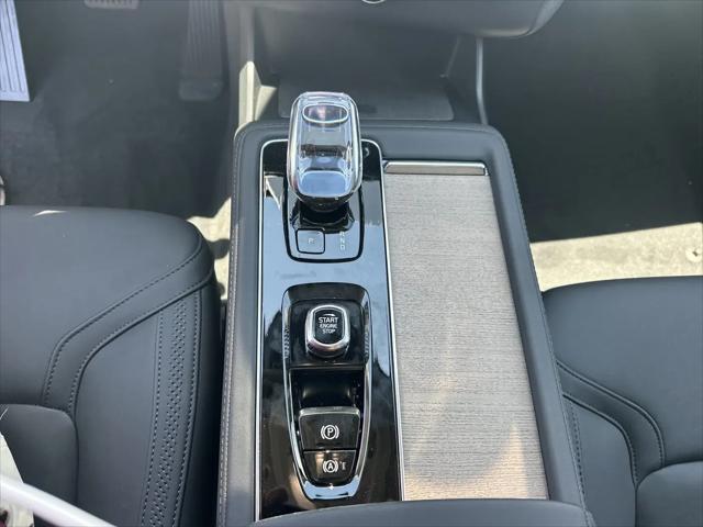 2026 Volvo XC90 Plus, B6 AWD Gas mild hybrid, Gasoline, Bright, 7 Seats