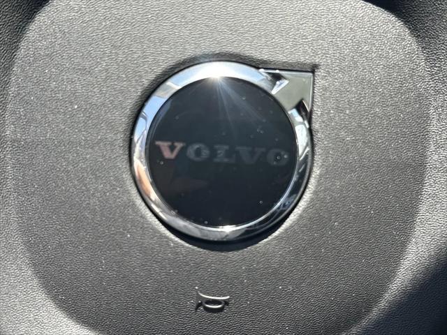 2026 Volvo XC90 Plus, B6 AWD Gas mild hybrid, Gasoline, Bright, 7 Seats