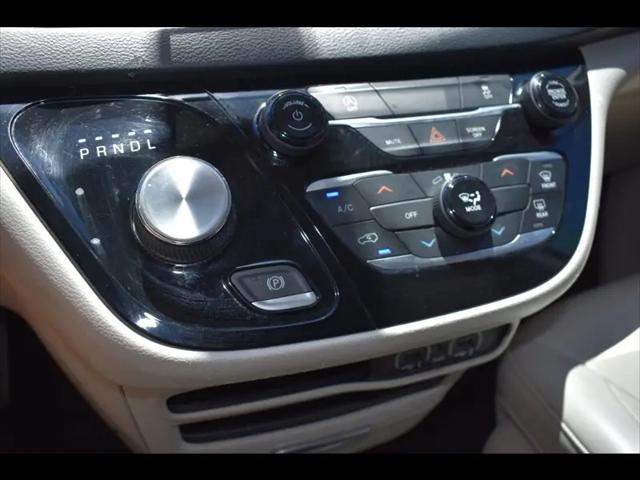 2021 Chrysler Voyager LXI