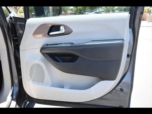 2021 Chrysler Voyager LXI