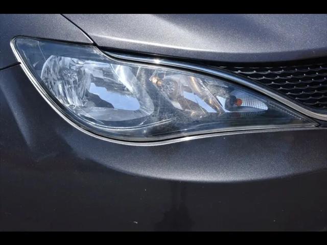 2021 Chrysler Voyager LXI