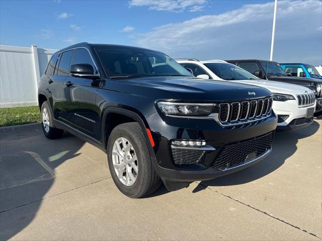 2023 Jeep Grand Cherokee Limited 4x4 for sale in Waukee, IA