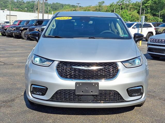 2024 Chrysler Pacifica Touring L 2024 Chrysler Pacifica Touring L
