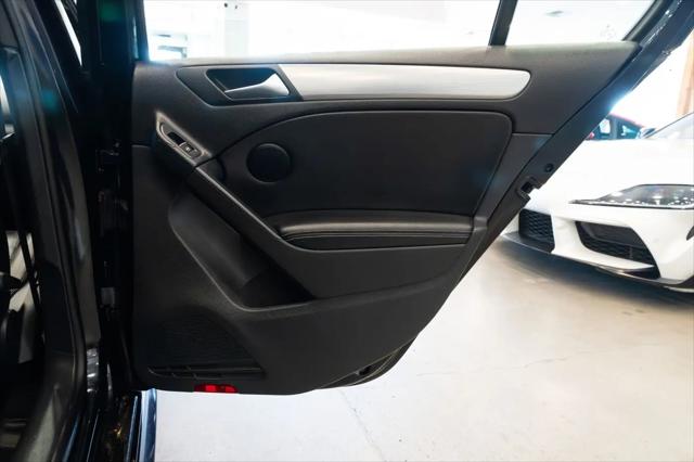 2013 Volkswagen Golf R 4-Door
