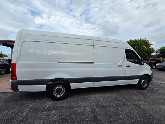 2021 Freightliner Sprinter High Roof I4