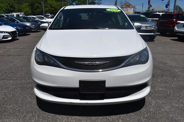 2021 Chrysler Voyager LX