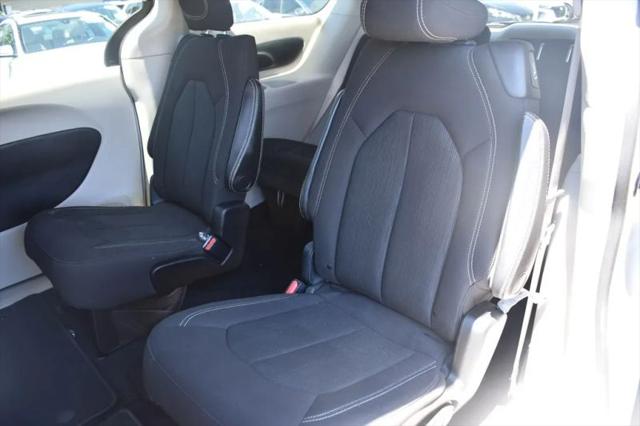 2021 Chrysler Voyager LX