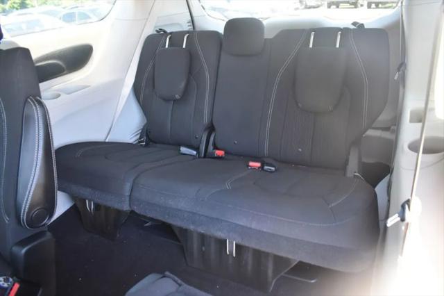 2021 Chrysler Voyager LX
