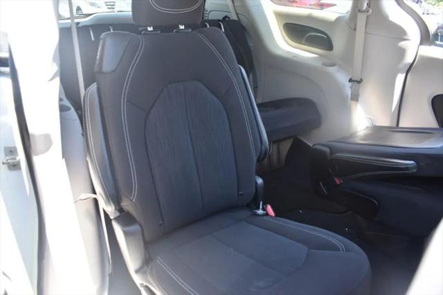 2021 Chrysler Voyager LX