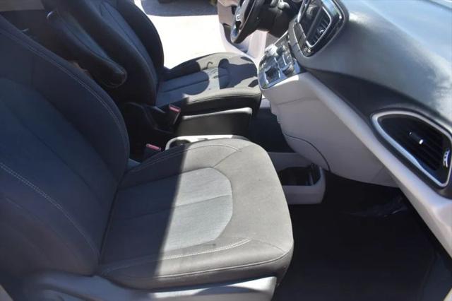 2021 Chrysler Voyager LX