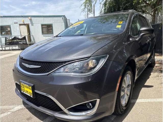 2018 Chrysler Pacifica Touring L for sale in Fresno, CA