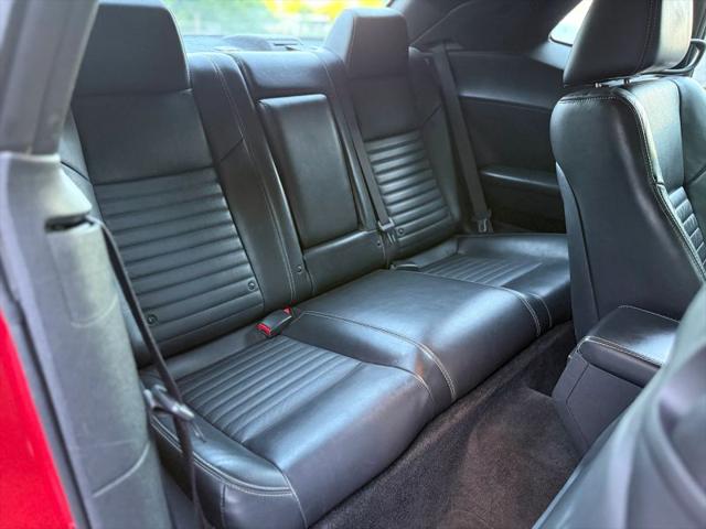 2012 Dodge Challenger SXT