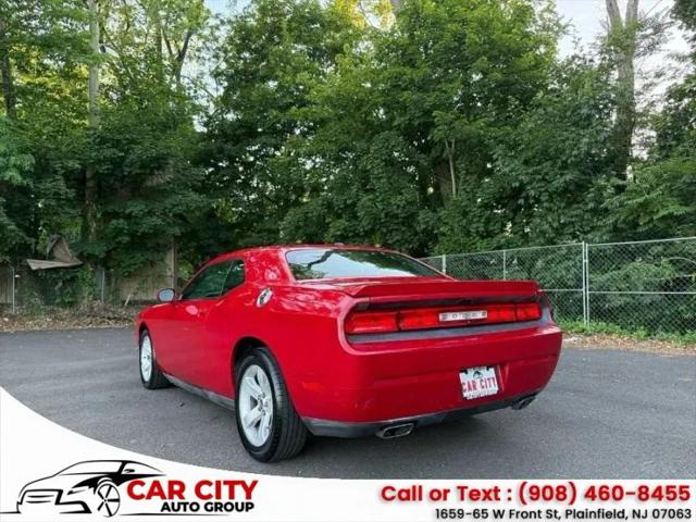 2012 Dodge Challenger SXT