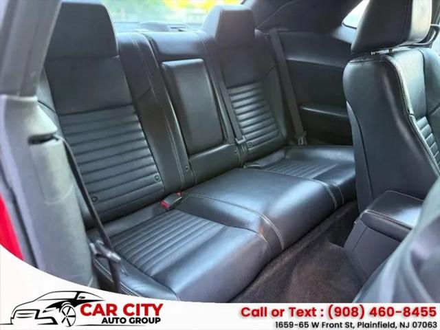 2012 Dodge Challenger SXT