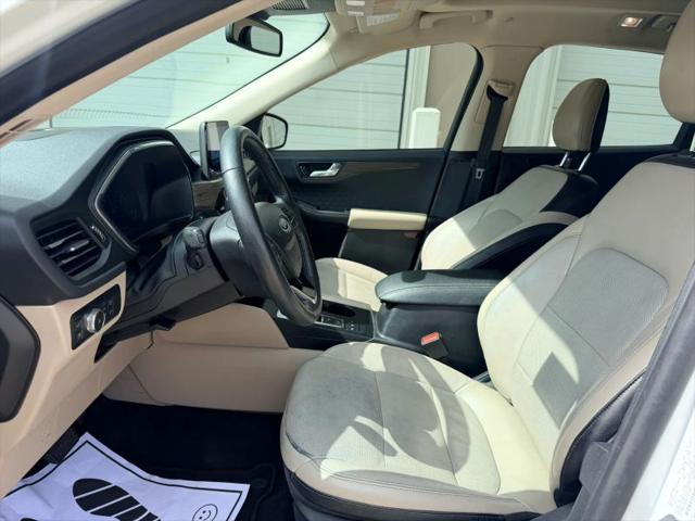 2020 Ford Escape Titanium Hybrid