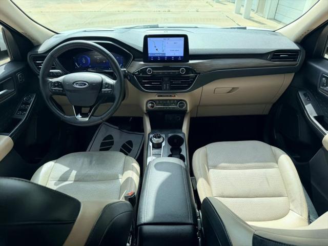 2020 Ford Escape Titanium Hybrid