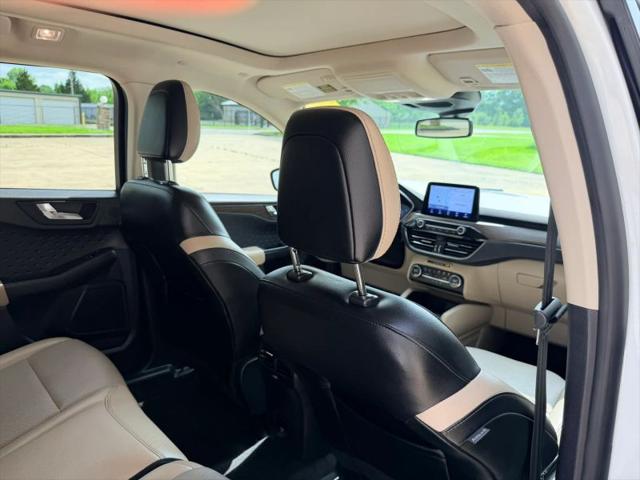 2020 Ford Escape Titanium Hybrid