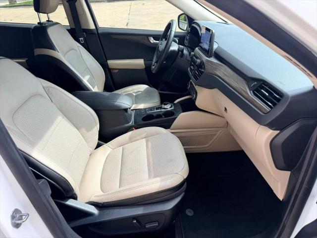 2020 Ford Escape Titanium Hybrid