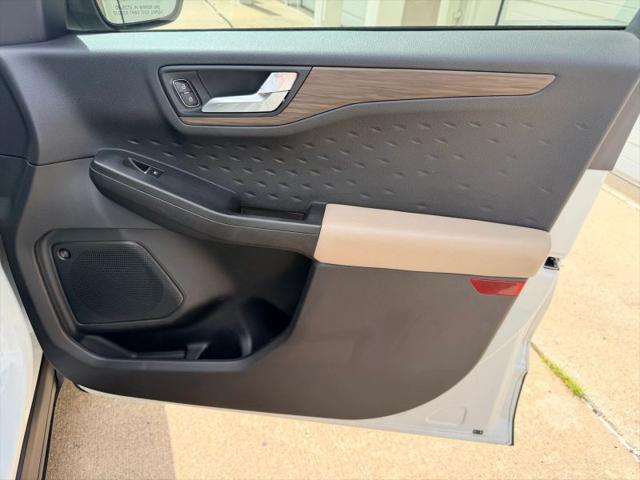 2020 Ford Escape Titanium Hybrid