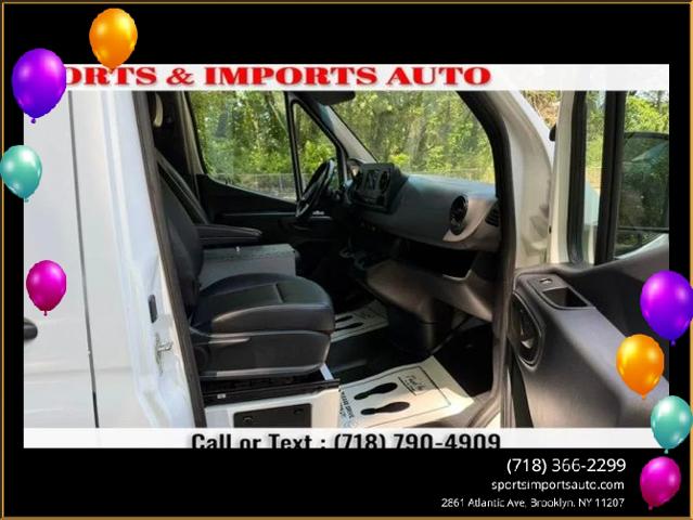 2021 Freightliner Sprinter Standard Roof I4