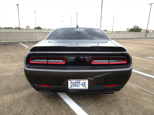 2016 Dodge Challenger R/T Shaker