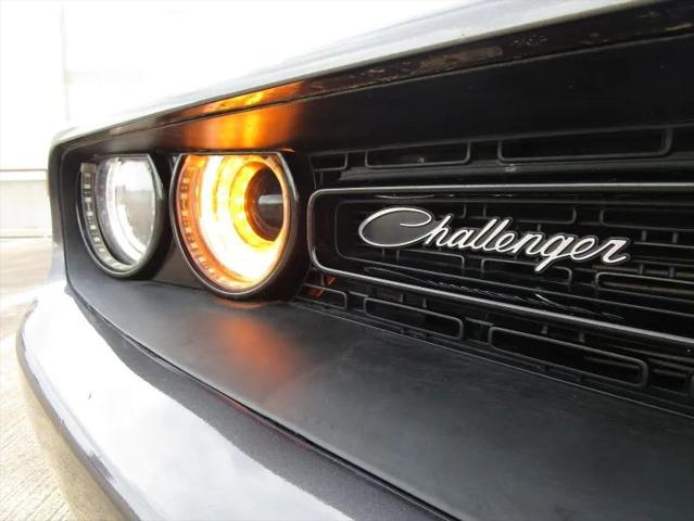 2016 Dodge Challenger R/T Shaker