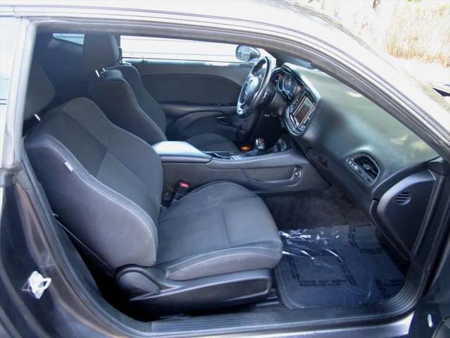 2016 Dodge Challenger R/T Shaker