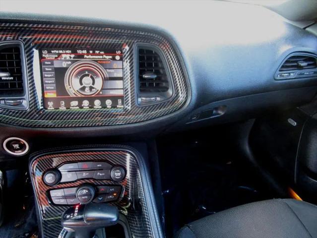 2016 Dodge Challenger R/T Shaker