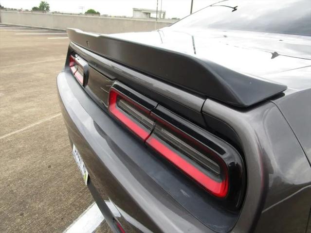 2016 Dodge Challenger R/T Shaker