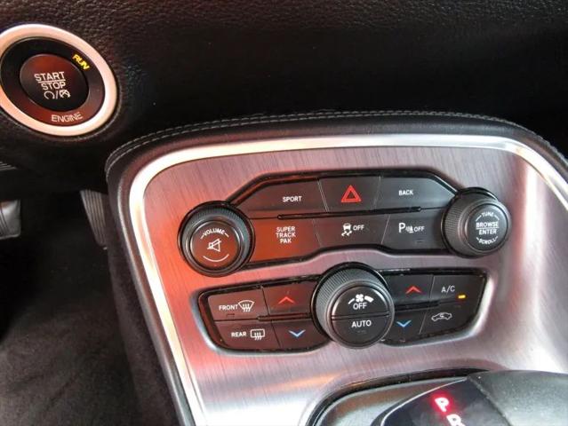 2016 Dodge Challenger R/T Shaker