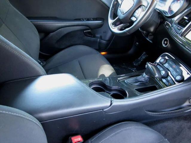 2016 Dodge Challenger R/T Shaker