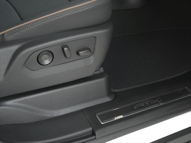 2026 GMC Yukon 4WD AT4