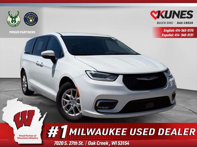 2023 Chrysler Pacifica Touring L for sale in Oak Creek, WI