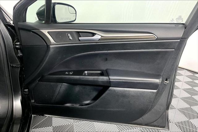 Used 2017 Ford Fusion SE For Sale in Olive Branch, MS
