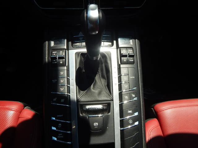 2021 Porsche Macan AWD