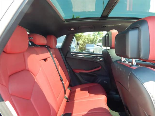 2021 Porsche Macan AWD