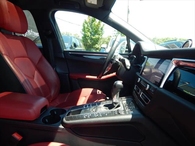 2021 Porsche Macan AWD