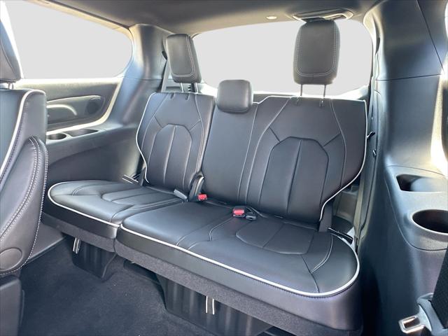 2027 Chrysler Pacifica Limited