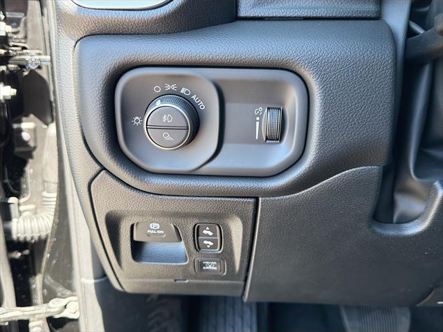 2026 Ram 1500 Big Horn Crew Cab 4x4 64 Box
