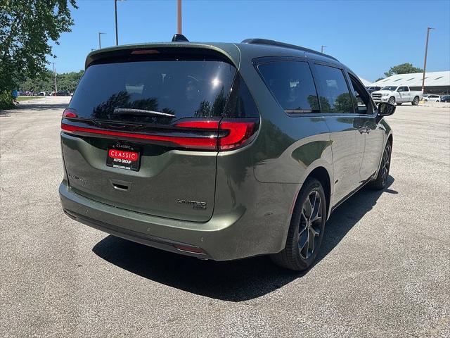 2027 Chrysler Pacifica Limited
