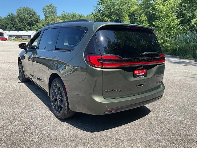 2027 Chrysler Pacifica Limited