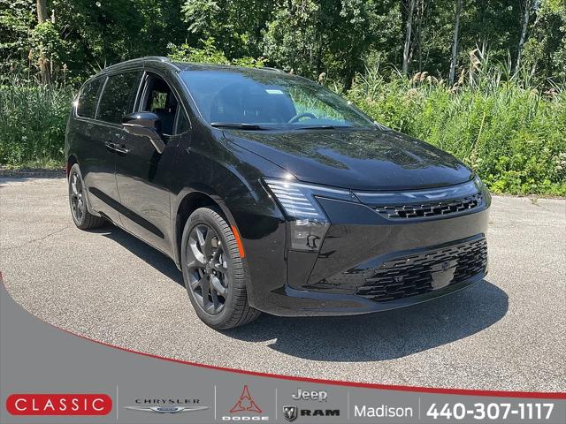 2027 Chrysler Pacifica Limited for sale in Madison, OH