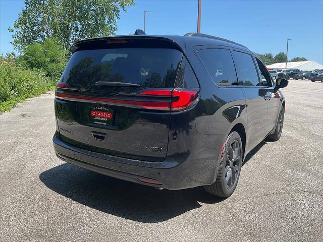 2027 Chrysler Pacifica Limited